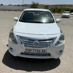 Nissan Versa 2016