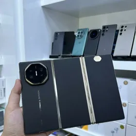 Huawei Mate XT 12/512