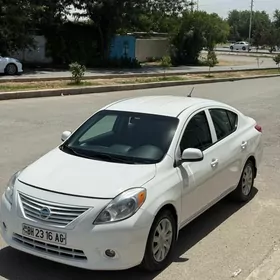 Nissan Versa 2014