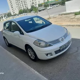 Nissan Versa 2011