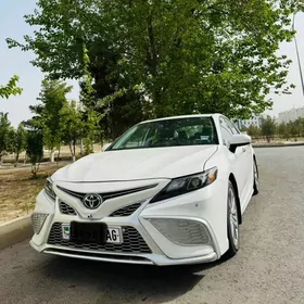 Toyota Camry 2021