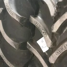 Traktor  520/85R38. 460/70R24