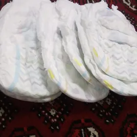 pampers