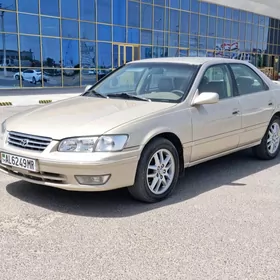 Toyota Camry 2000