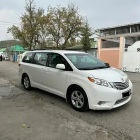 Toyota Sienna 2015