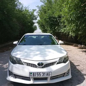 Toyota Camry 2014