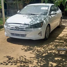 Hyundai Elantra 2021