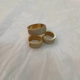 Gyzyl Kamplekt syrga yüzük