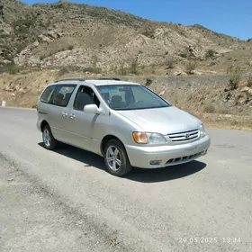 Toyota Sienna 2002
