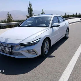 Hyundai Elantra 2024