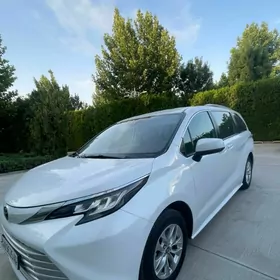 Toyota Sienna 2021