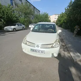 Nissan Tiida 2008