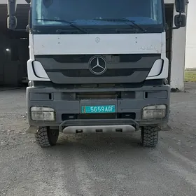 Mercedes-Benz ACTROS 3331 2015
