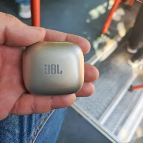 JBL blutuz nausnik