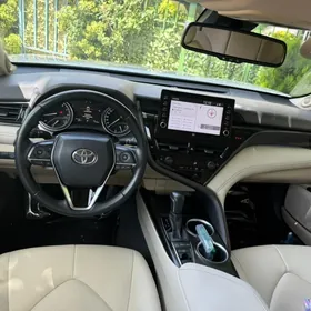 Toyota Camry 2021