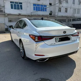 Lexus ES 350 2019