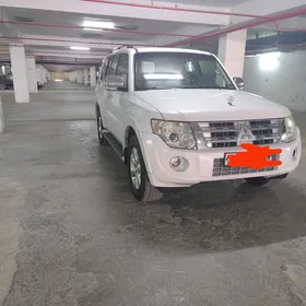 Mitsubishi Pajero 2011
