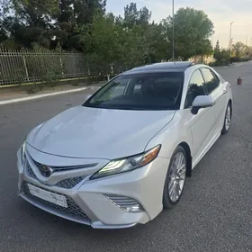Toyota Camry 2019