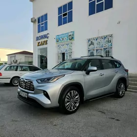 Toyota Highlander 2021