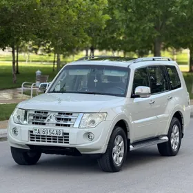 Mitsubishi Pajero 2013