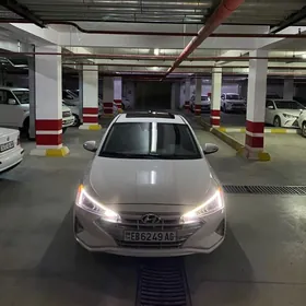 Hyundai Elantra 2019