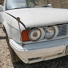 BMW 525 1990
