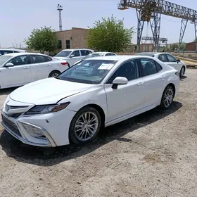 Toyota Camry 2022