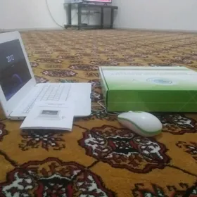 NOUTBUK