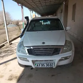SsangYong Rexton W 2002