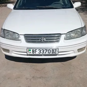 Toyota Camry 1999