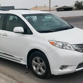 Toyota Sienna 2016