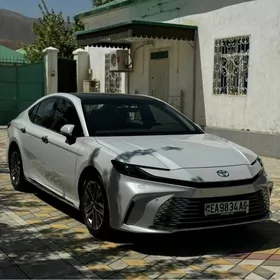 Toyota Camry 2024