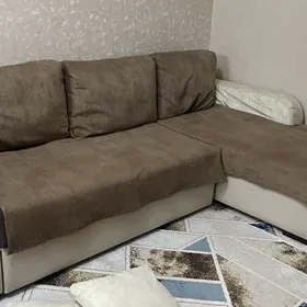 Диван