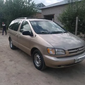 Toyota Sienna 1999
