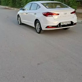 Hyundai Elantra 2019