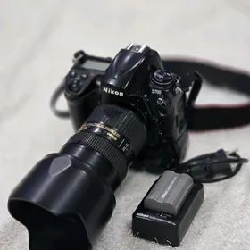 Nikon D 700 Kanon 6-D
