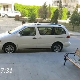 Toyota Sienna 2000