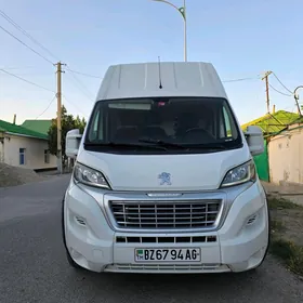 Peugeot 405 2018