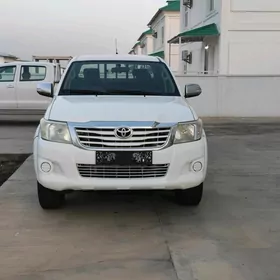 Toyota Hilux 2013