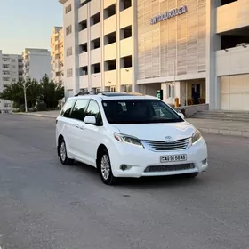 Toyota Sienna 2016