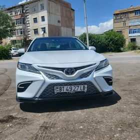 Toyota Camry 2020