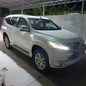 Mitsubishi Montero Sport 2016