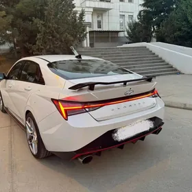 Hyundai Elantra 2022