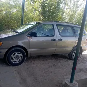 Toyota Sienna 1999