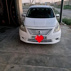 Nissan Versa 2013