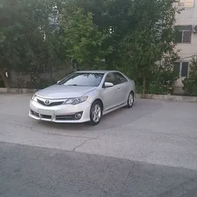 Toyota Camry 2014