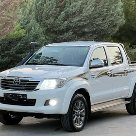 Toyota Hilux 2015