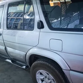 Nissan Pathfinder 2001