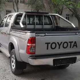 Toyota Hilux 2015