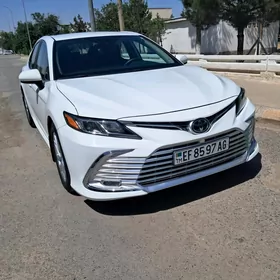 Toyota Camry 2021
